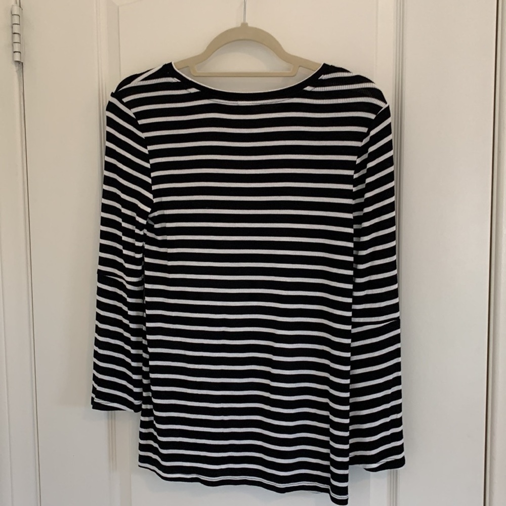 ON stripe top. - Picture 5 of 6
